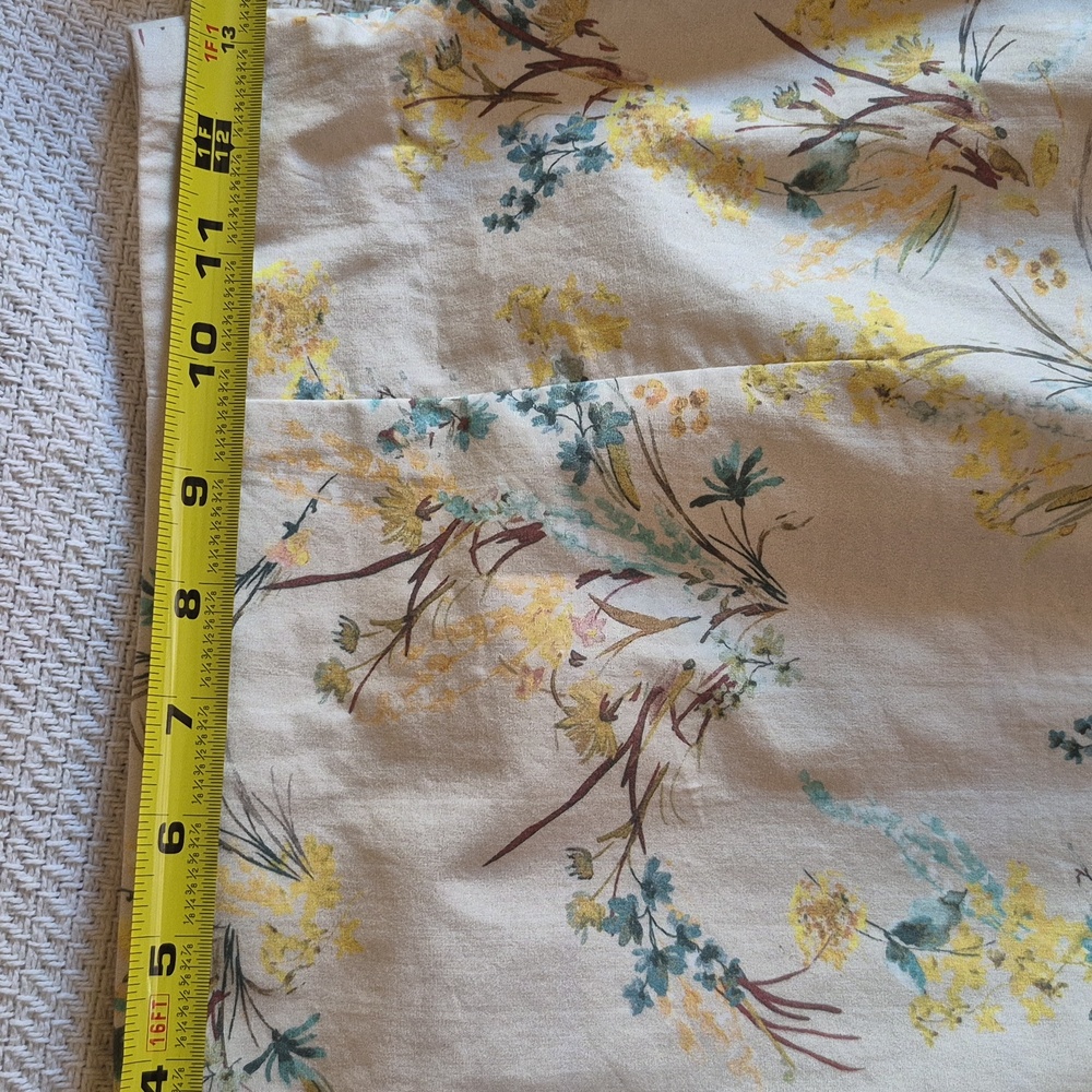 Antonio Melani Roaslie Style Pencil Skirt. Light Yellow Floral Size 2 Kick Pleat - Picture 11 of 14